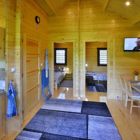 Homes Near The Sea, * أوسترونيه مورسكية